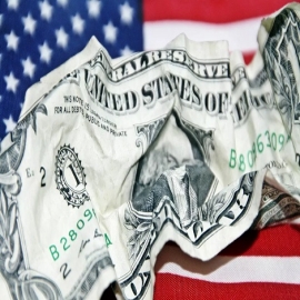 Analista estadounidense: se acerca el colapso del dólar mientras EEUU pierde sus privilegios