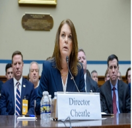 Líderes demócratas y republicanos de la Cámara dicen que la directora del Servicio Secreto debe dimitir