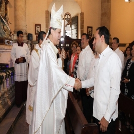 El Gobernador Mauricio Vila Dosal asiste a celebración eucarística por el 478 aniversario de Mérida