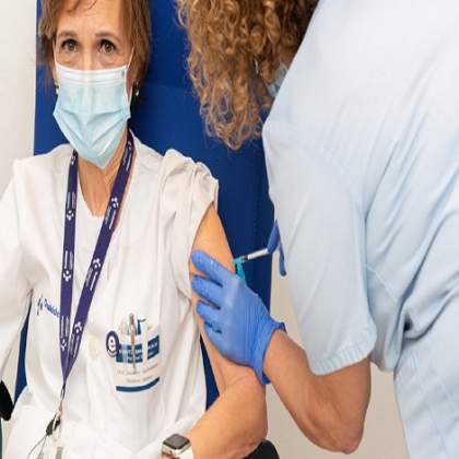 Suspenden vacunación de trabajadores en hospitales de Alemania a causa de fuertes efectos adversos