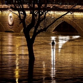 Las impactantes fotos del río Sena desbordado en París