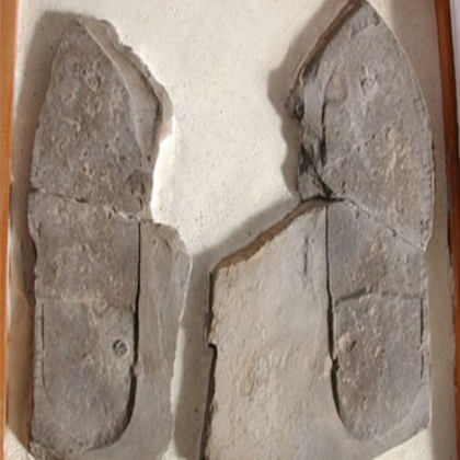 Una misteriosa huella de zapato hallada en un terreno de Pizarra, has sido estudiada por los expertos, siendo datada hace 200 millones de años.