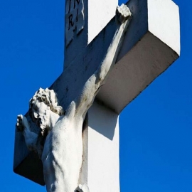 En los enfermos está Cristo que no abandona y ayuda a cargar la cruz, asegura Cardenal