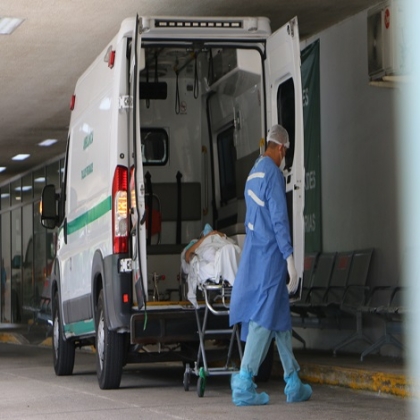 Enfermos de Covid-19 tienen “al límite” los hospitales de Quintana Roo