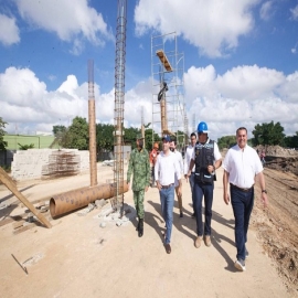 Realiza el Gobernador Mauricio Vila Dosal un recorrido por los avances de la obra del Gran Parque de La Plancha