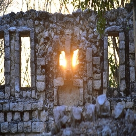 FOTOS y VIDEO: El mascarón maya del “señor ojos de sol” se ilumina en Campeche: es hora de sembrar