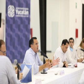 El alcalde Renán Barrera pide tener especial atención con las personas de la tercera edad que colaboran en las empresas