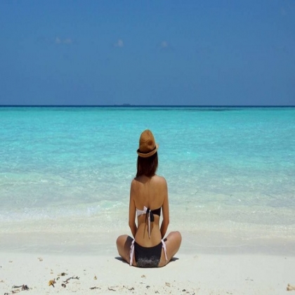 "¡Me están atacando sexualmente!": arrestan a una turista en las Maldivas por usar bikini