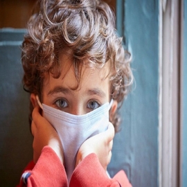 Los encierros y las máscaras están destruyendo la salud mental de los niños, médico expone graves casos