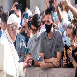 Papa Francisco: Quien explota la naturaleza, termina explotando a las personas