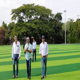 Supervisa el Gobernador Mauricio Vila Dosal los trabajos de modernización de 8 canchas de fútbol del Complejo Deportivo Kukulcán.