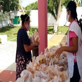 Mantienen apoyos para familias afectadas por contingencia sanitaria en Isla Mujeres