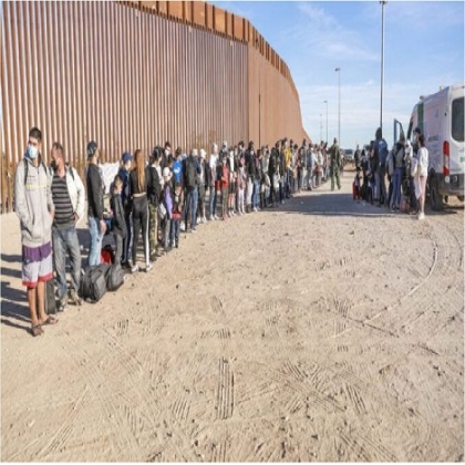 Más de 10 millones de ilegales han cruzado la frontera de EE. UU. bajo el gobierno de Biden: informe