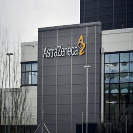 Medicamento contra el cáncer de AstraZeneca muestra resultados positivos en personas con COVID-19