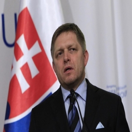Eslovaquia: el primer ministro inicia una investigación sobre “todo el circo del covid” y elige a un “antivacunas” para dirigirlo