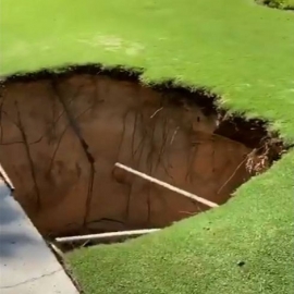 VIDEO: Se abren huecos en el suelo de las Islas Caimán tras el fuerte terremoto en el Caribe