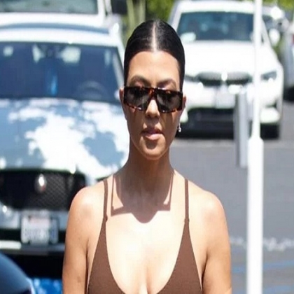 Kourtney Kardashian impacta con top braless en Los Ángeles