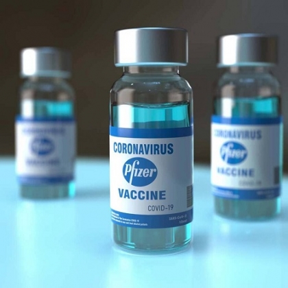 Pfizer y BioNTech estudiarán la posibilidad de introducir una TERCERA DOSIS de su vacuna COVID