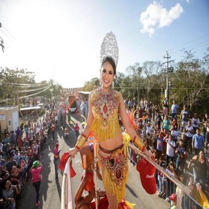 Miles de personas disfrutan en Ciudad Carnaval una alegre jornada en el “Domingo de Bachata”