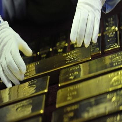 El precio del oro desconcierta a los economistas tras superar la barrera psicológica